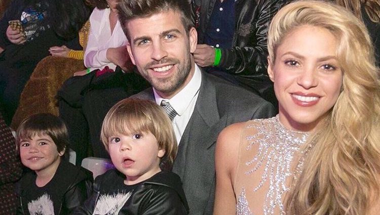 Shakira y Piqué en Los 40 Music Awards junto a sus hijos