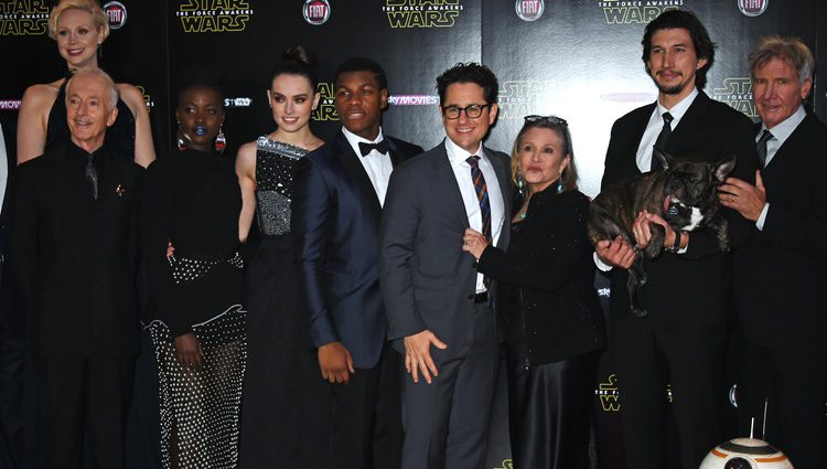 El elenco de 'Star Wars: El despertar de la fuerza' asiste al estreno europeo