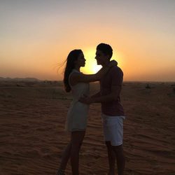 Marc Bartra y Melissa Jiménez muy románticos en Dubai celebrando la Navidad 2016