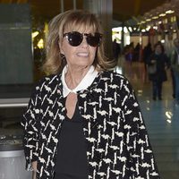 María Teresa Campos en el aeropuerto