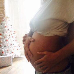 Megan Montaner presume de embarazo junto a Gorka Ortúzar