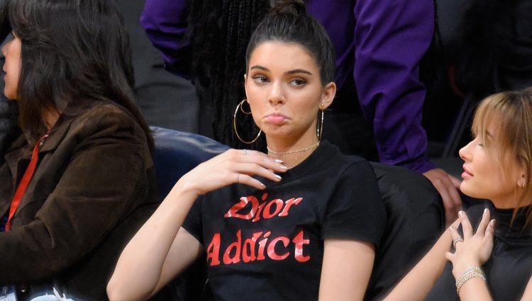 Kendall Jenner en un partido de la NBA en Los Ángeles
