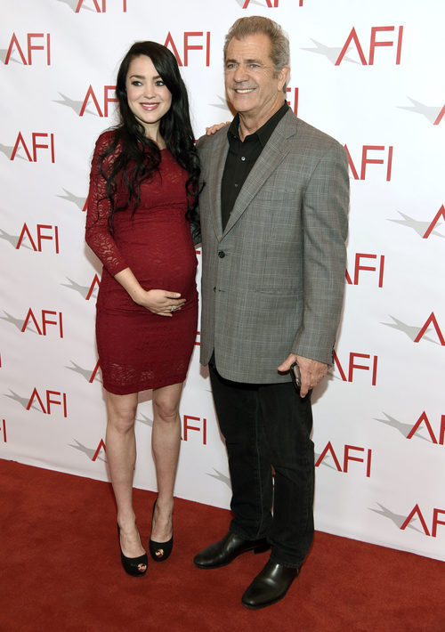 Mel Gibson y Roselind Ross en los AFI Awards 2017