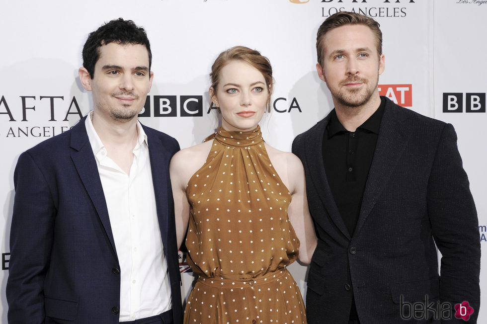 Damien Chazelle, Emma Stone y Ryan Gosling en la BAFTA Tea Party 2017