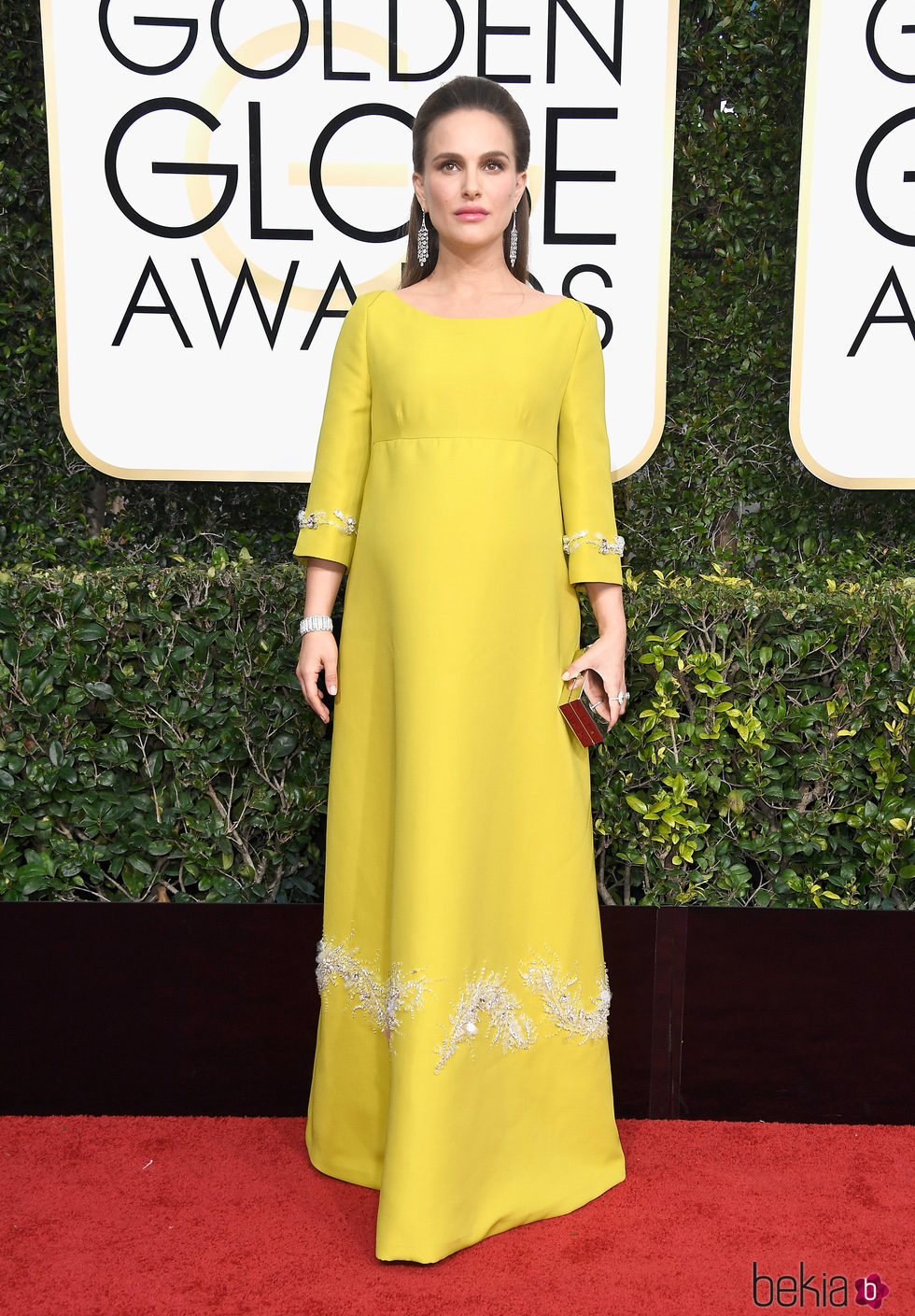 Natalie Portman luce embarazo en la alfombra roja de los Globos de Oro 2017