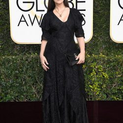 Monica Bellucci en la alfombra roja de los Globos de Oro 2017