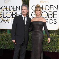 Kurt Russell y Goldie Hawn en la alfombra roja de los Globos de Oro 2017