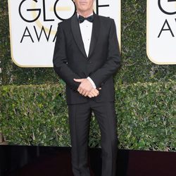 Michael Keaton en la alfombra roja de los Globos de Oro 2017