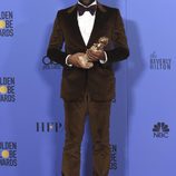 Donald Glover con su Globo de Oro 2017
