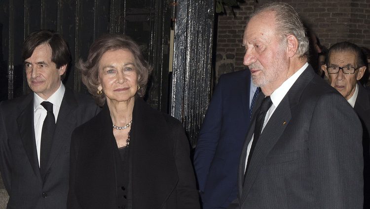 Los Reyes Doña Sofía y Don Juan Carlos en el funeral del banquero José Ángel Sánchez Asiaín