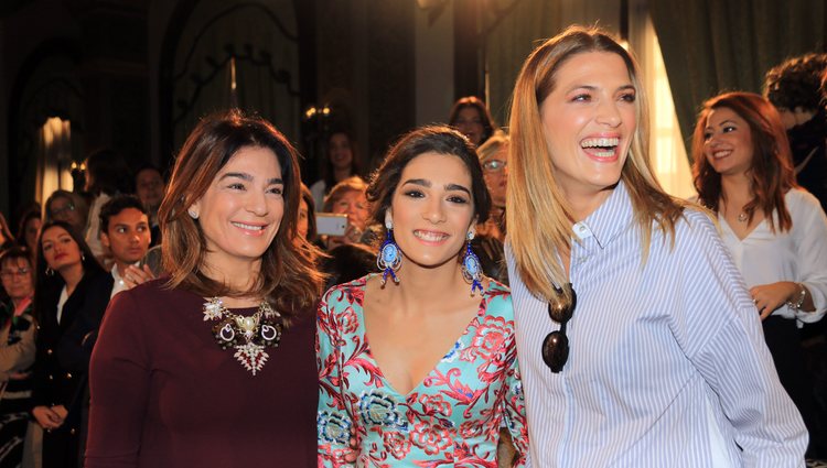 Raquel Bollo, Alma Bollo y Laura Sánchez en la pasarela 'We love flamenco' 2017