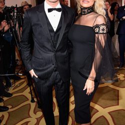 Pamela Anderson con su hijo Brandon Lee en una gala solidaria