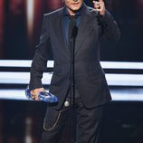 Johnny Depp agradeciendo el cariño del público en los People's Choice Awards 2017