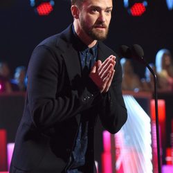 Justin Timberlake agradeciendo sus galardones en los People's Choice Awards 2017