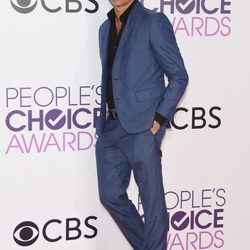 John Stamos en la alfombra roja de los People's Choice Awards 2017