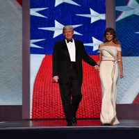 Donald Trump y Melania, juntos en el baile inaugural