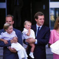 Carolina de Mónaco y Stefano Casiraghi con sus tres hijos Andrea, Carlota y Pierre
