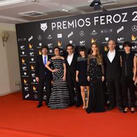Muchas celebridades y personajes de 'La que se avecina' en la alfombra roja de los Premios Feroz 2017