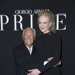 Nicole Kidman apoyando a Giorgio Armani en su desfile primavera/verano 2017 en la Semana de la Alta Costura de París