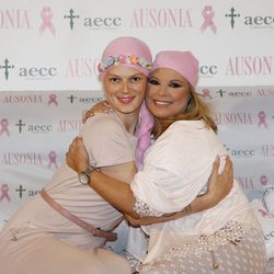 Terelu Campos y Bimba Bosé en la campaña 2015 de lucha contra el cáncer de mama