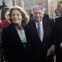 Julia Gutiérrez Caba, Luis María Ansón, Raphael y Emilio Gutiérrez Caba en la clausura de la conmemoración del IV centenario de la muerte de Cervantes