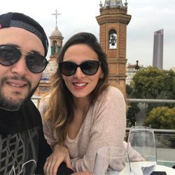 Kiko Rivera e Irene Rosales disfrutando de un almuerzo en un hotel de Sevilla