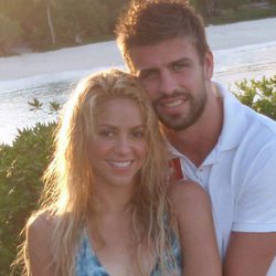 Shakira presenta a Gerard Piqué como su novio