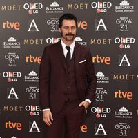 Hugo Silva en la alfombra roja de los Premios Goya 2017