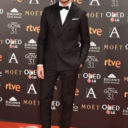 Andrés Velencoso en la alfombra roja de los Premios Goya 2017