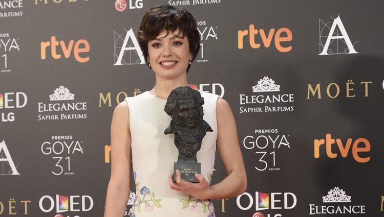 Anna Castillo posa con su Goya a Mejor Actriz Revelación