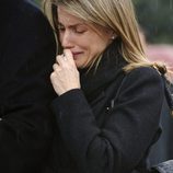 La Reina Letizia llorando en el funeral de Erika Ortiz
