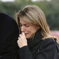 La Reina Letizia llorando en el funeral de Erika Ortiz