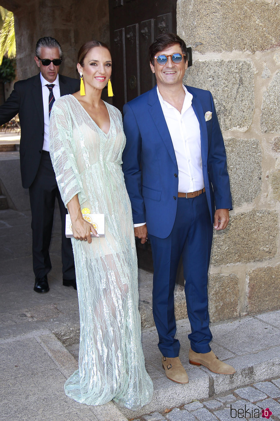 Antonio Hidalgo junto a su mujer en la boda de Álvaro Rojo, hijo de Ana Rosa Quintana