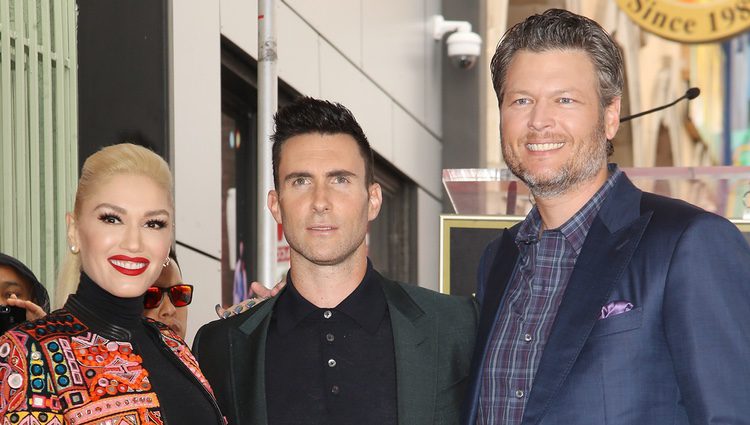 Gwen Stefani, Adam Levine y Blake Shelton en el Paseo de la Fama de Los Angeles