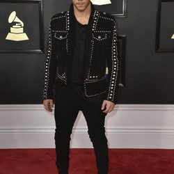 Nick Jonas en la alfombra roja de los Premios Grammy 2017