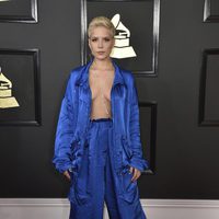 Halsey en la alfombra roja de los Premios Grammy 2017