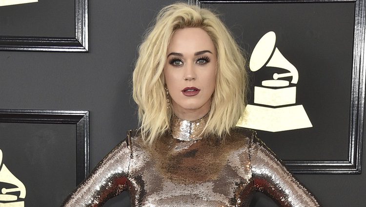 Katy Perry en la alfombra roja de los Premios Grammy 2017
