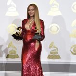 Beyoncé presume de embarazo y premios en los Grammy 2017