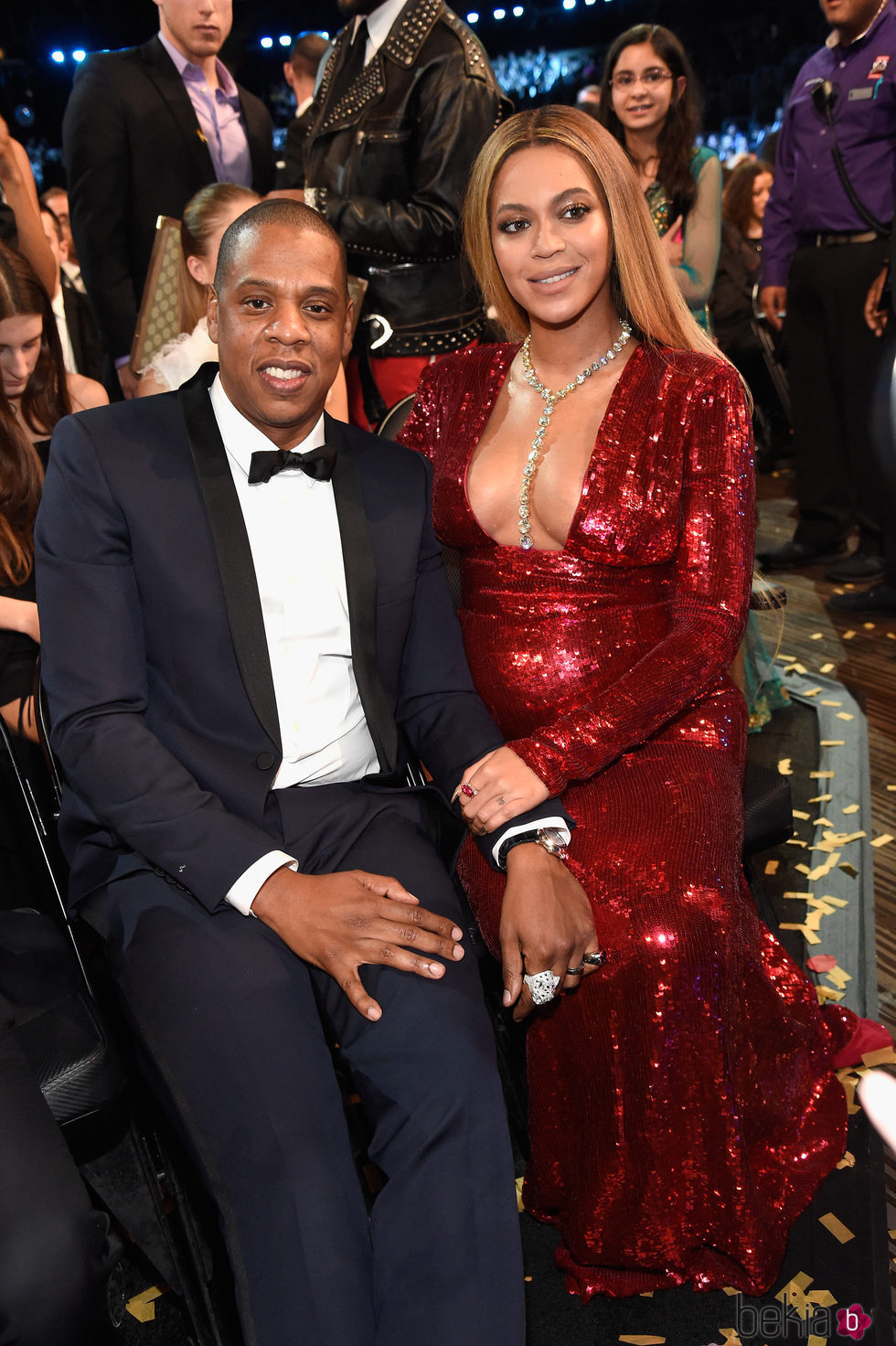Beyoncé posando junto a Jay Z en los Premios Grammy 2017