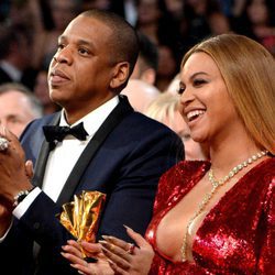 Jay Z y Beyoncé muy felices en los Premios Grammy 2017