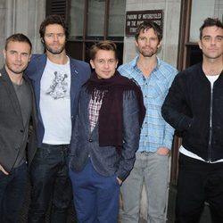 El grupo Take That en su visita a la cadena Radio 1 en 2010