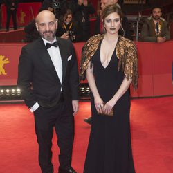 Jaime Ordóñez y Blanca Suárez en la presentación de 'El Bar' en la Berlinale 2017