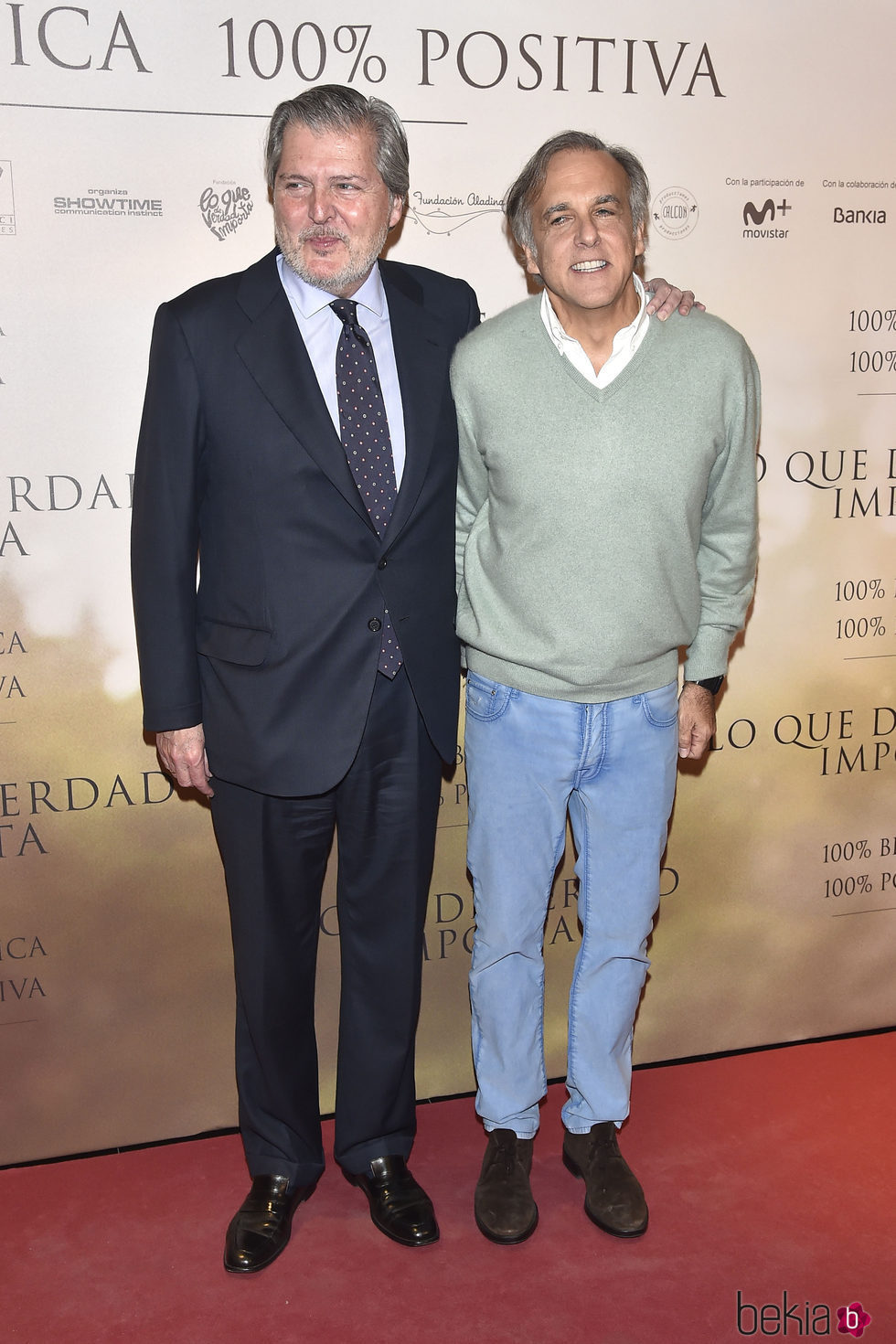 Íñigo Méndez de Vigo y Paco Arango en la Premiere de 'Lo que de verdad importa'