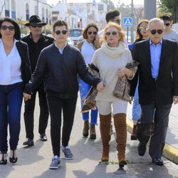Los miembros de la familia de Rocío Jurado acuden a un homenaje en Chipiona