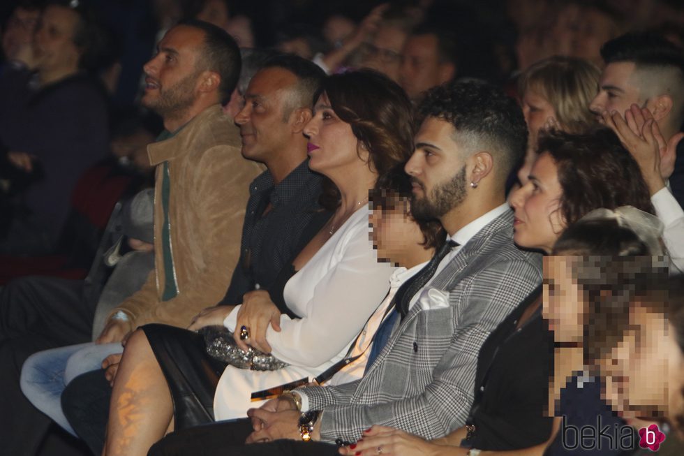 Luis Rollán, Raquel Bollo y sus hijos en el concierto de Isabel Pantoja en Barcelona