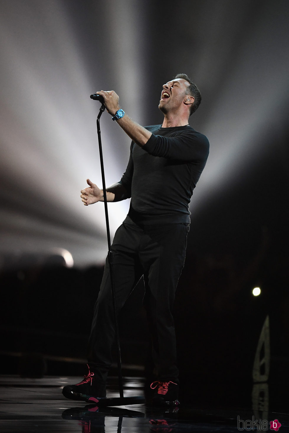 Chris Martin rinde tributo a George Michael en los Brit Awards 2017