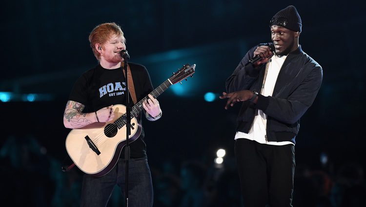 Ed Sheeran junto al rapero Stormzy en los Premios Brit 2017