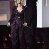Katy Perry junto a Skip Marley en los Premios Brit 2017
