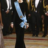 La Reina Letizia con la tiara Flor de Lis en la cena de gala en honor al presidente de Argentina Mauricio Macri