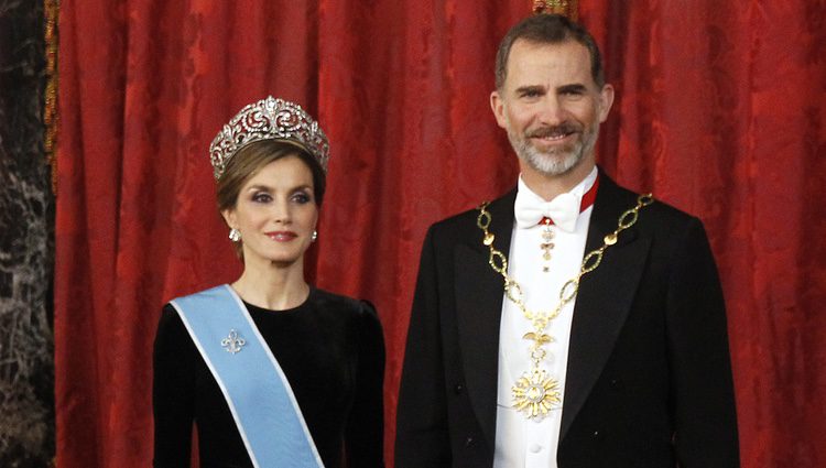 Los Reyes Felipe y Letizia en la cena de gala en honor al presidente de Argentina Mauricio Macri en el Palacio Real
